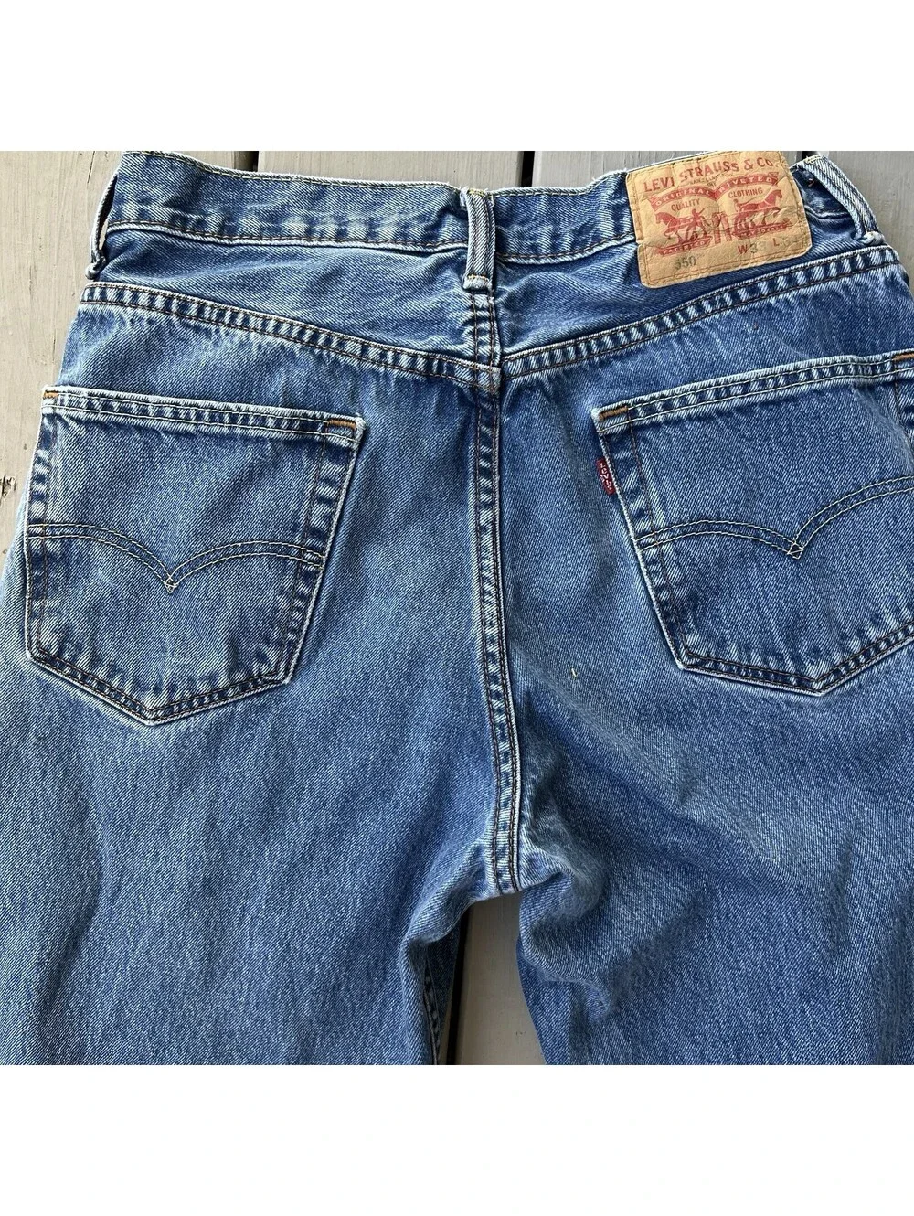 Vintage 90s Levis 550 Mens 33x34 Fits 32x32 Distressed Grunge Faded Jeans